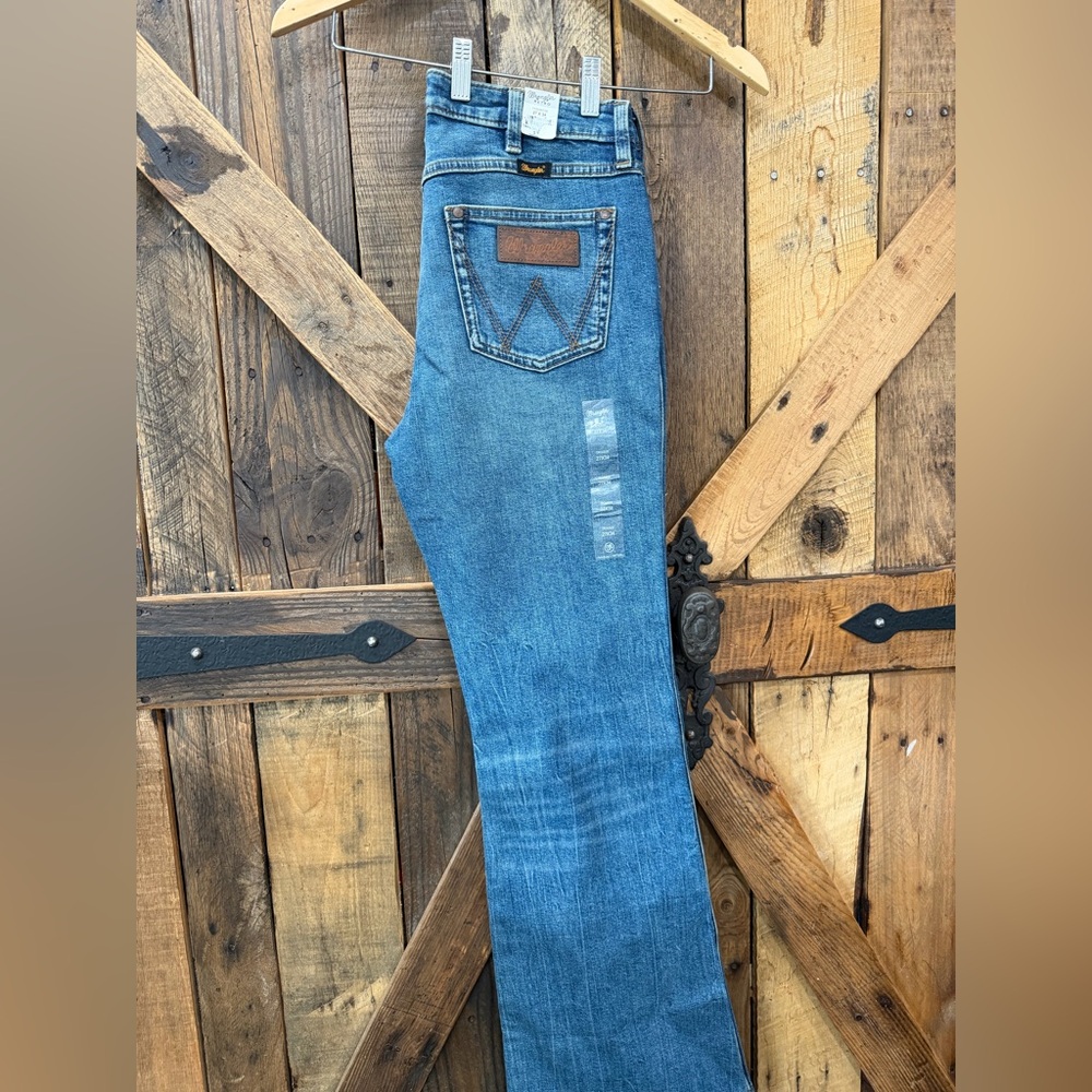 Wrangler Bootcut Jeans – Size 27x34 – NWT – Classic Medium Wash